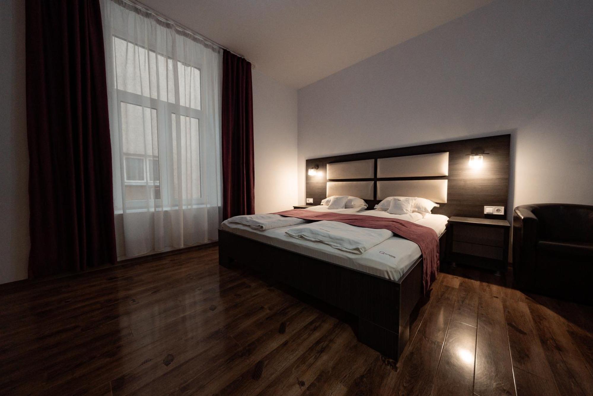 Hotel Quantum House Vatra Dornei Esterno foto