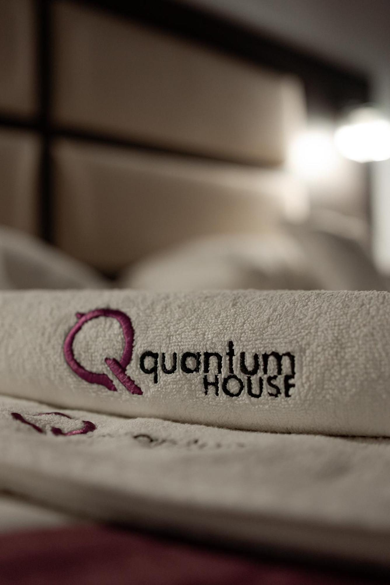 Hotel Quantum House Vatra Dornei Esterno foto