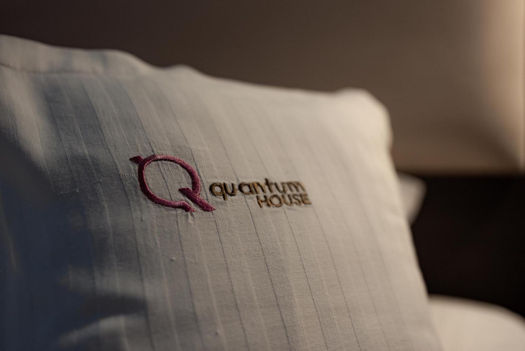 Hotel Quantum House Vatra Dornei Esterno foto