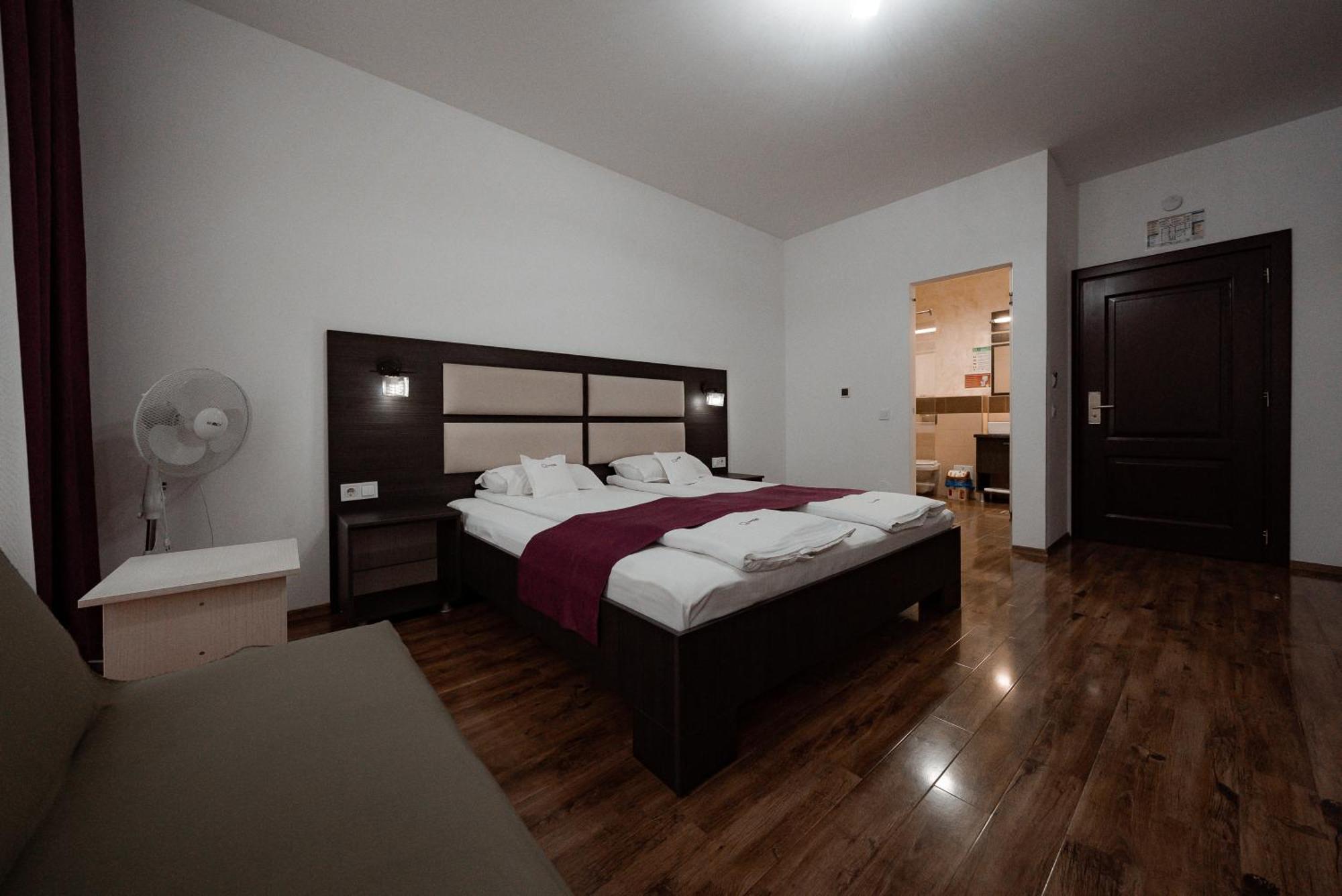 Hotel Quantum House Vatra Dornei Esterno foto