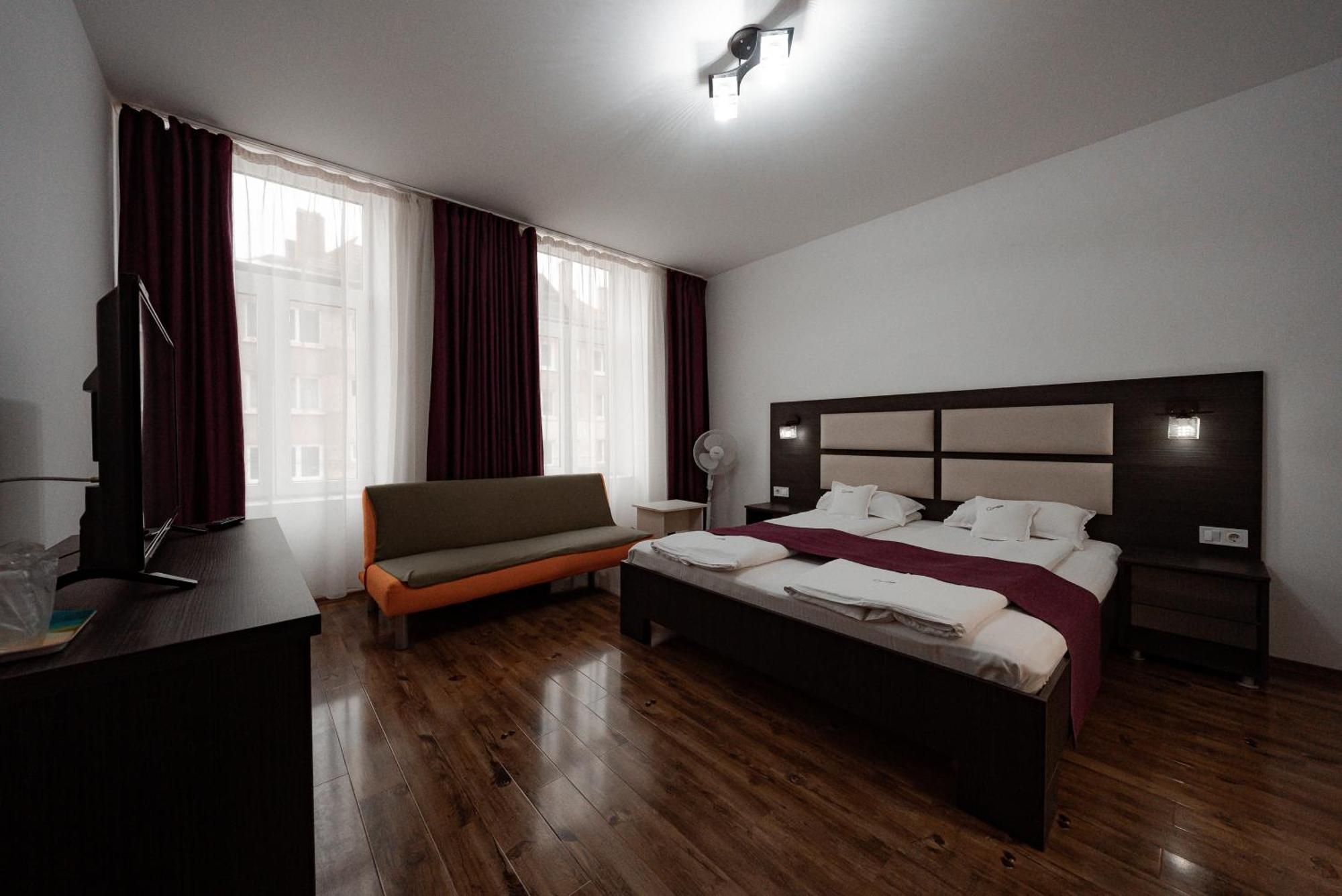 Hotel Quantum House Vatra Dornei Esterno foto
