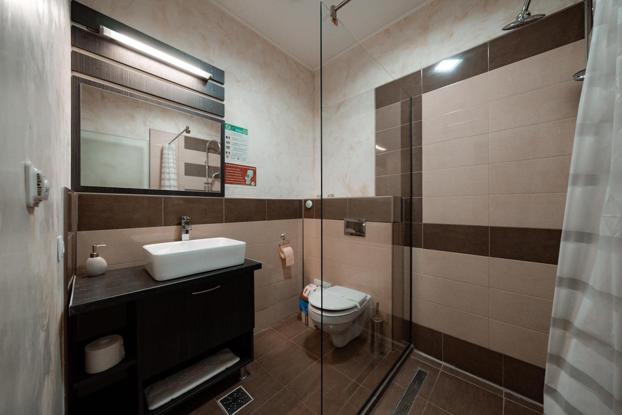 Hotel Quantum House Vatra Dornei Esterno foto