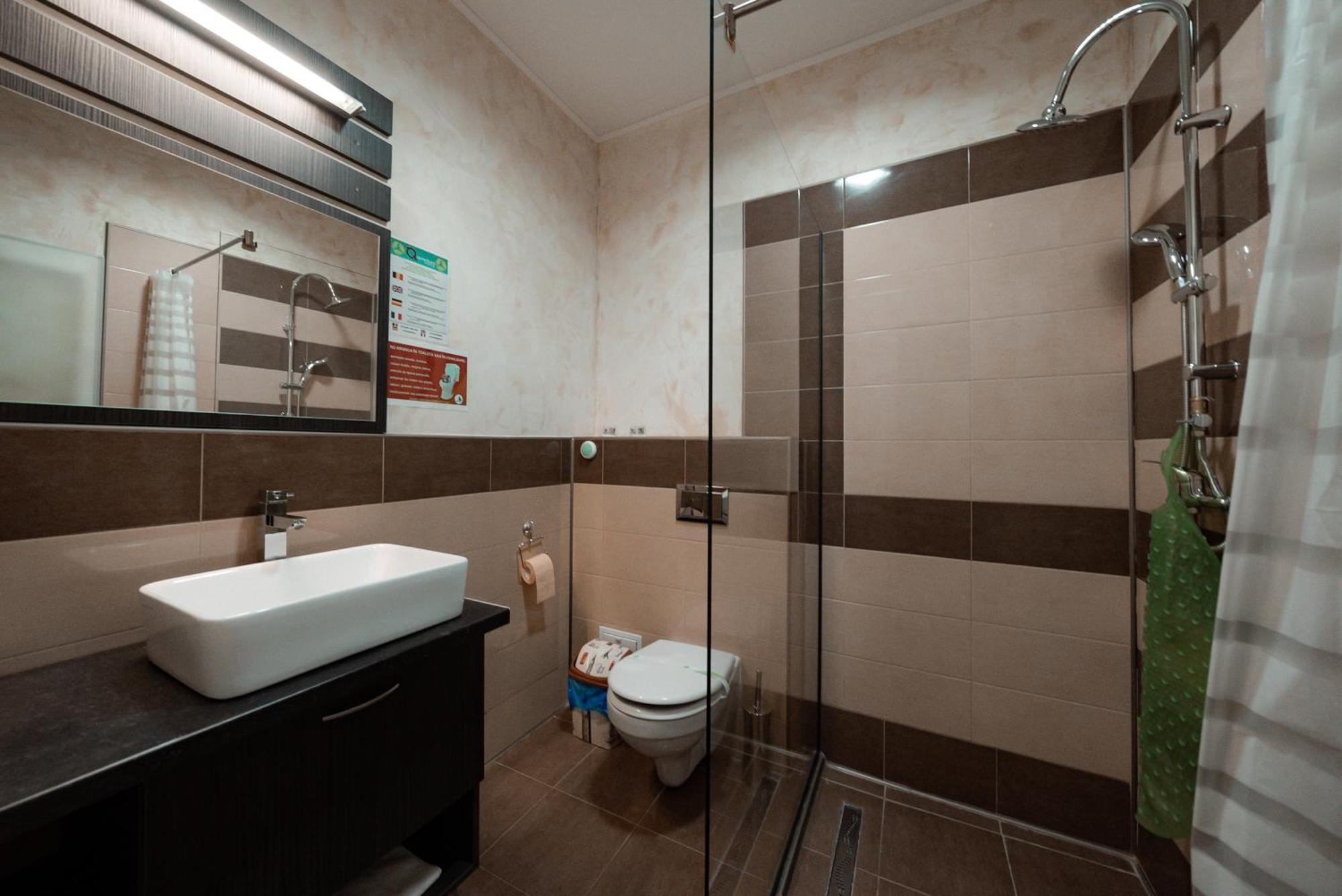 Hotel Quantum House Vatra Dornei Esterno foto